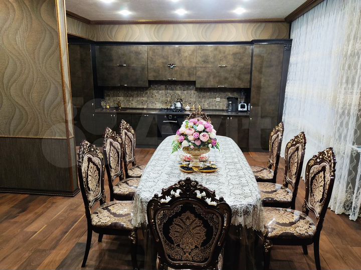 3-к. квартира, 120 м², 8/9 эт.