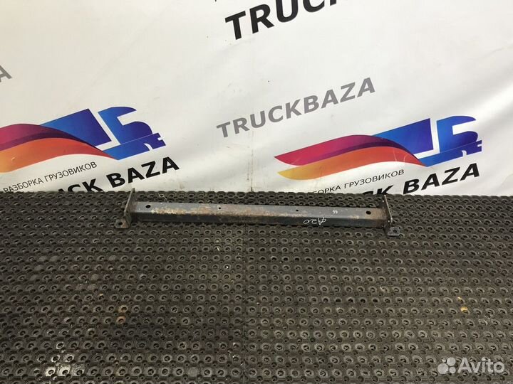 Усилитель переднего бампера