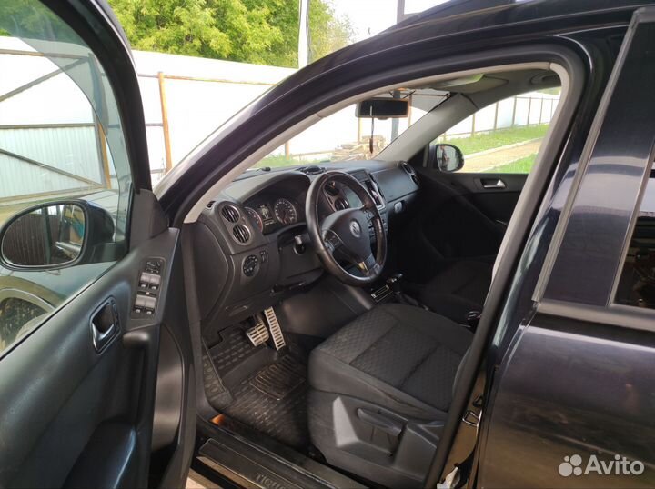 Volkswagen Tiguan 2.0 AT, 2010, 235 000 км