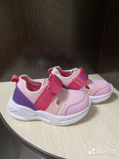 Кроссовки для девочки