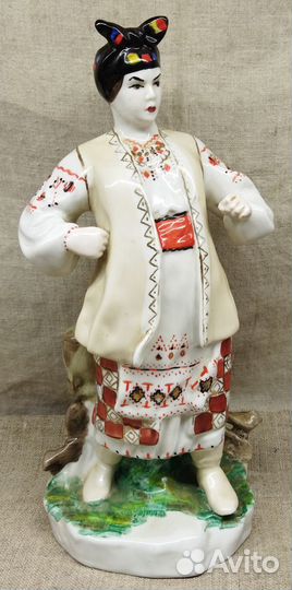 Статуэтка. Одарка. Солоха. Киев. Фарфор. СССР