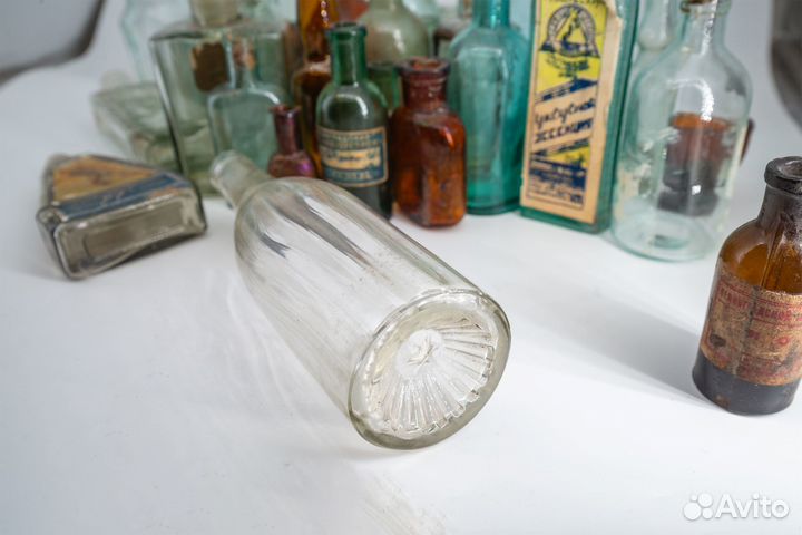 Старинные бутылочки, аптечные, парфюм итд