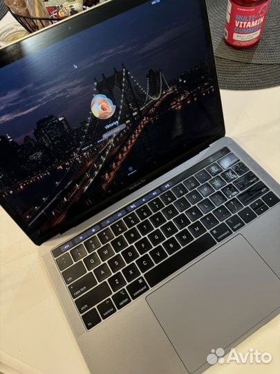 Apple macbook pro 13 2018 8 gb