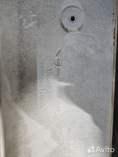 Продам накладку, на land cruiser 100