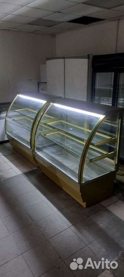 Кондитерская витрина