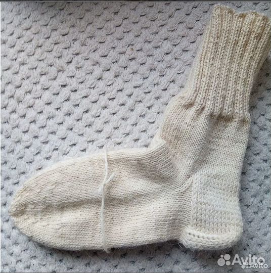 Шерстяные носки ручной вязки