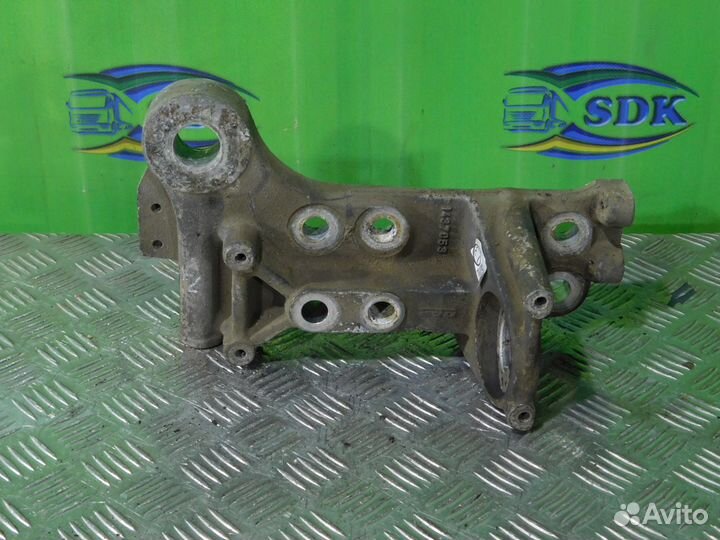 1437053 Кронштейн бампера/аморт. кабины/кронштейна