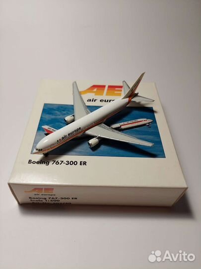 Модель самолета Air Europe B 767-383ER Herpa 1/500