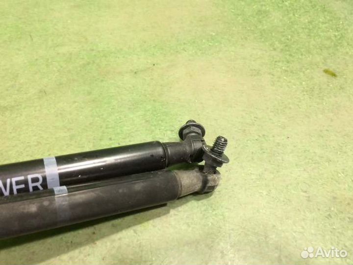 Амортизатор двери багажника Toyota Passo KGC30 1KR