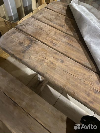 Стол и 2 скамейки