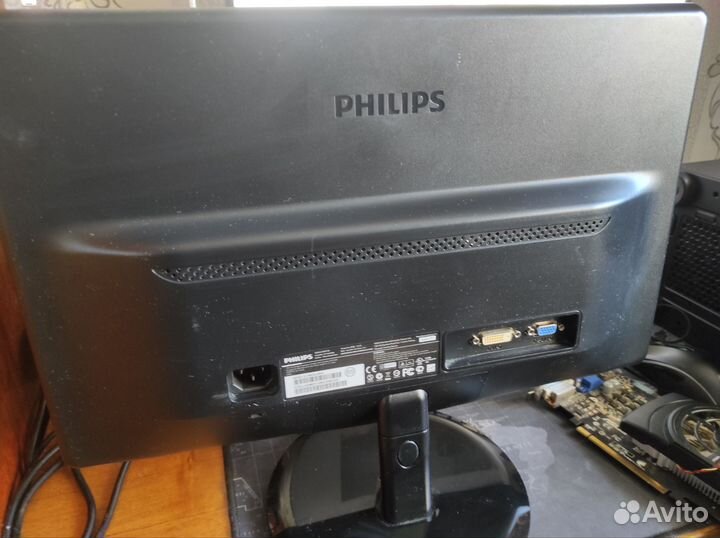 Монитор Philips 19