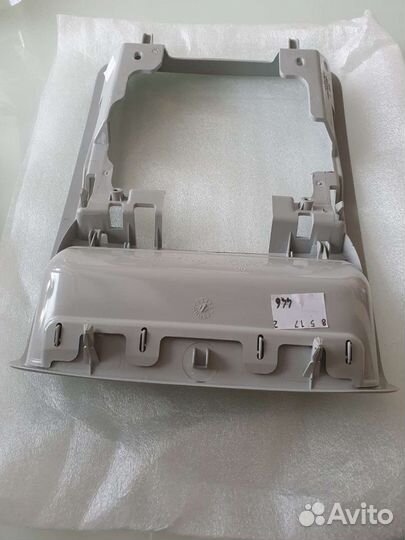 Очечник (полка) volkswagen jetta 2017