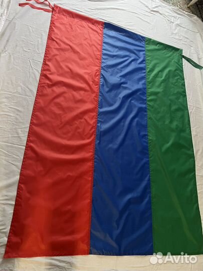 Флаг России и Дагестан