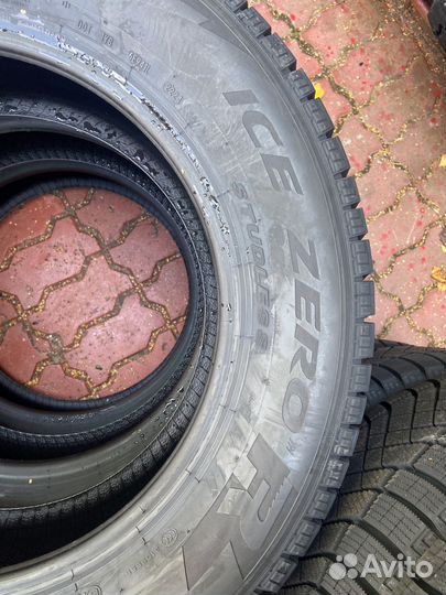 Pirelli Ice Zero FR SUV 225/65 R17 106T