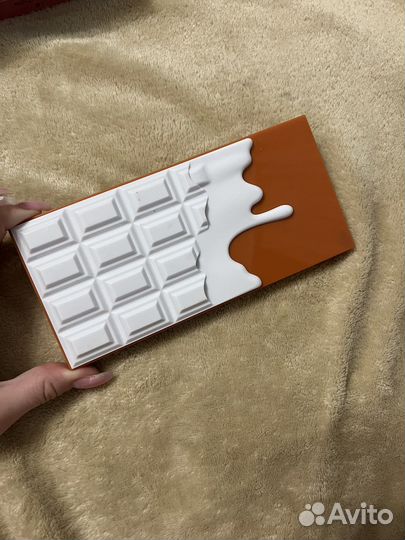 Палетка теней revolution