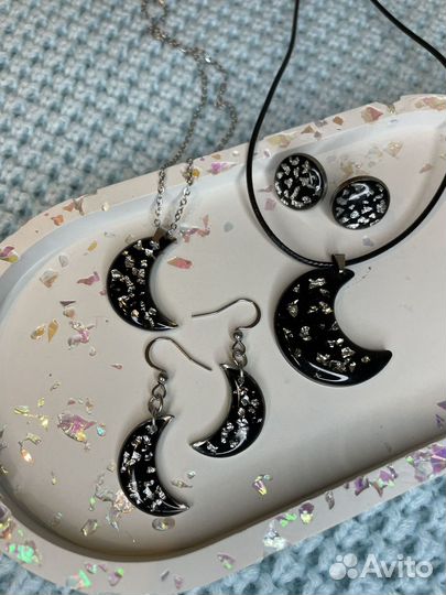 Комплект украшений из смолы