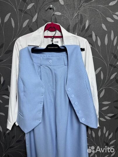 Костюм брючный тройка