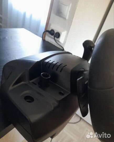 Руль с педалями Logitech momo Racing Force