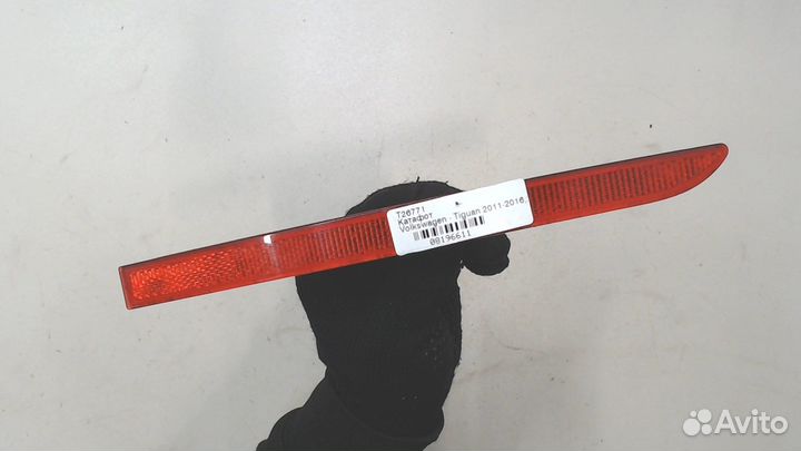 Катафот Volkswagen Tiguan, 2012