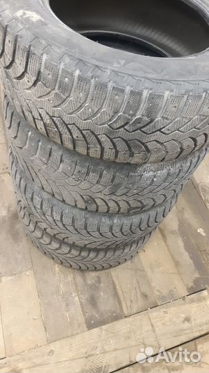 Bridgestone Blizzak DM-V1 225/60 R16