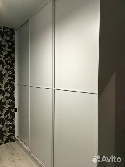 Современный шкаф купе