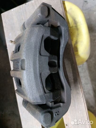 Супорта mitsubishi pajero/montero sport 1