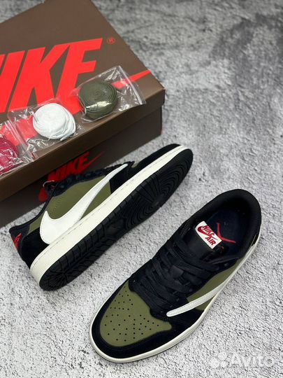 Air Jordan 1 Low Travis Scott