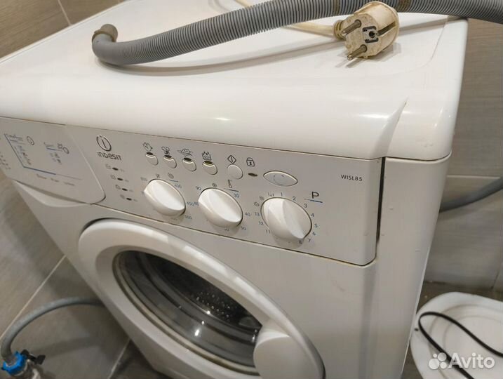 Стиральная машина indesit на запчасти или ремонт