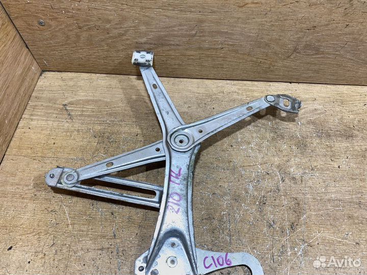 Стеклоподъемник передний левый Mercedes W210 C106