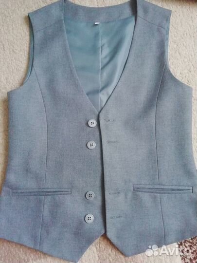 Жилетка для мальчика школьная