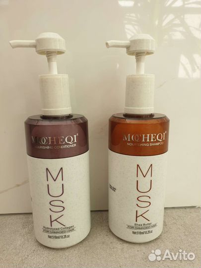 Бутылка с дозатором от шампуня