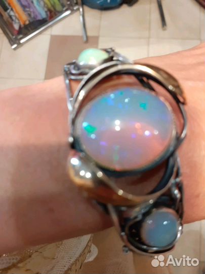 Серебряный браслет с опалом