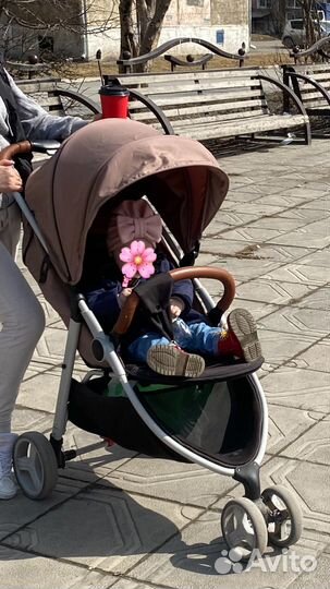 Прогулочная коляска