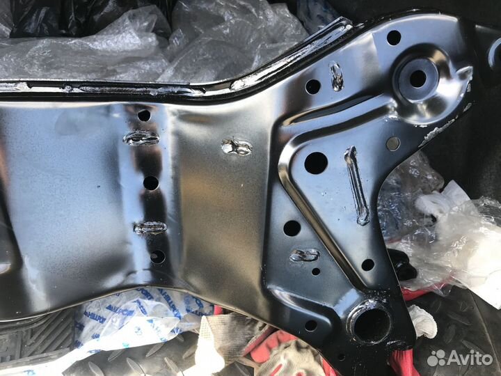 Балка подрамник для Mitsubishi Outlander XL 3.0