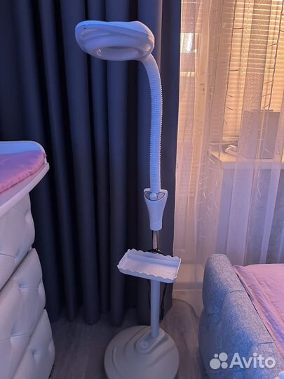 Лампа с увеличительным стеклом