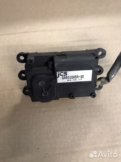 Моторчик заслонки отопителя Mazda 626GE