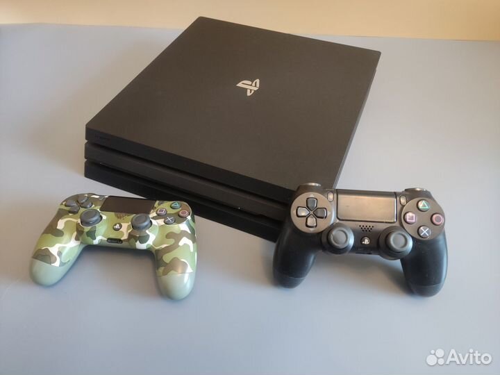 PS4 Pro 1Tb 7208B+2 джоя+400 игр