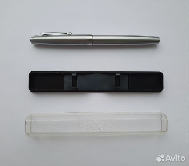 Ручка перьевая с золотым пером 