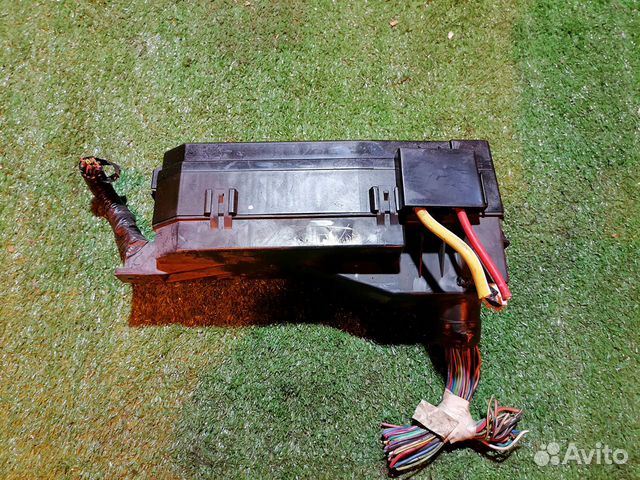 Блок предохранителей E11267010D Mazda Tribute epew