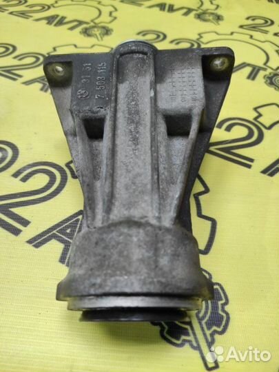 Кронштейн редуктора Bmw X5 E53 M54B30 01.2004