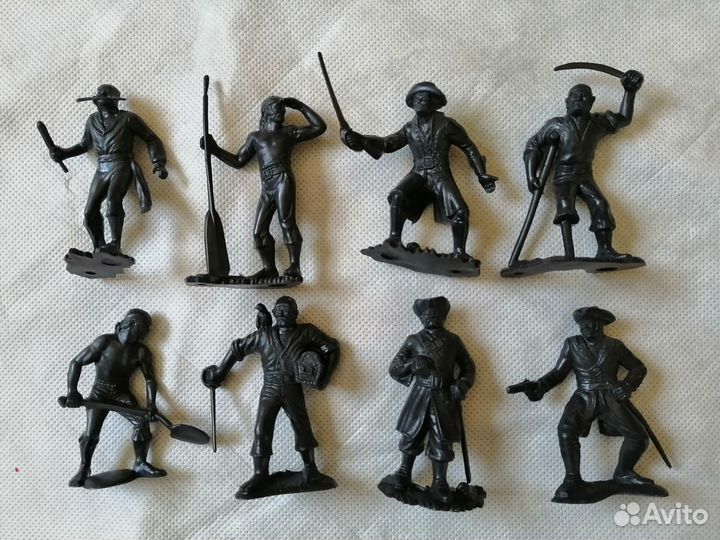 Фигурки дзи. 1981 год