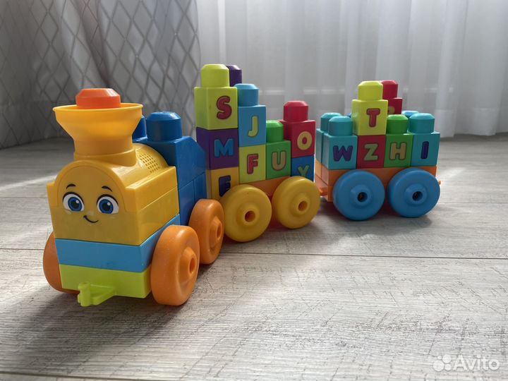 Музыкалиный паровозик-конструктор