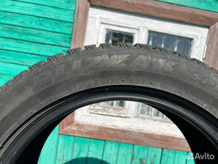 Bridgestone Blizzak Spike-01 215/55 R17