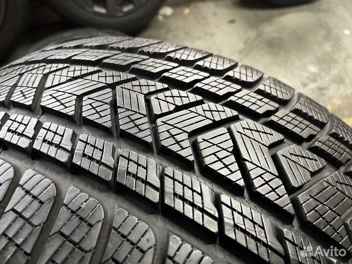 Pirelli Scorpion Winter 275/40 R21 107V