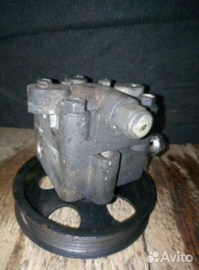 Насос гур Suzuki Grand Vitara 2.0 2010