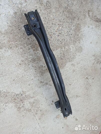 Усилитель заднего бампера Тигуан 2