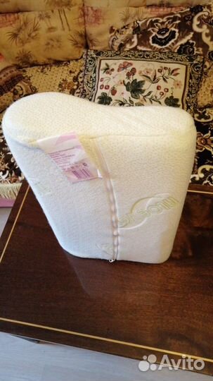 Ортопедическая подушка с изгибом под шею