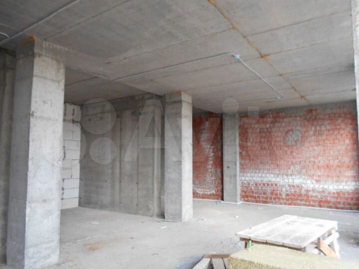 Продам торговое помещение, 272 м²