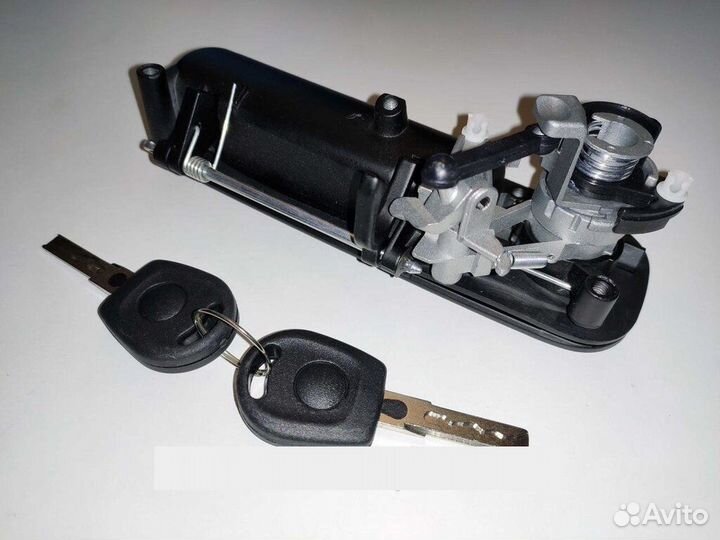 Ручка внеш VW Caddy,Golf,T5,Sharan с ключами новая
