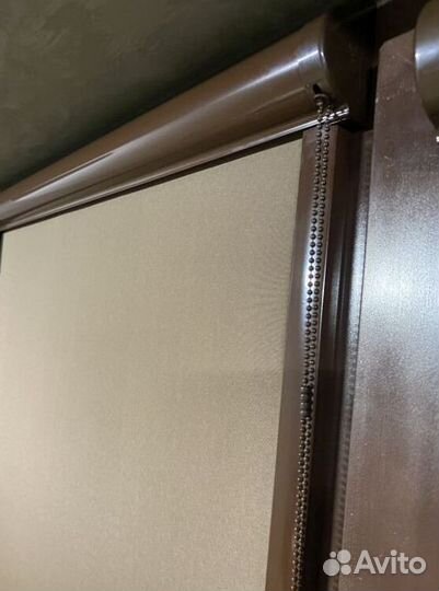 Рулонные шторы в коричневом коробе B1375